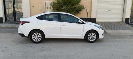 SAR 40000,  Hyundai Accent,  2023,  Automatic,  70000 KM,  ,  Model , 70,000 Km, Well Maintained photo 3