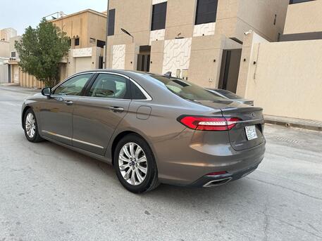 SAR 78000,  Ford Taurus,  2022,  Automatic,  101000 KM,    With EcoBoost Option For Sale (1st Owner) photo 3