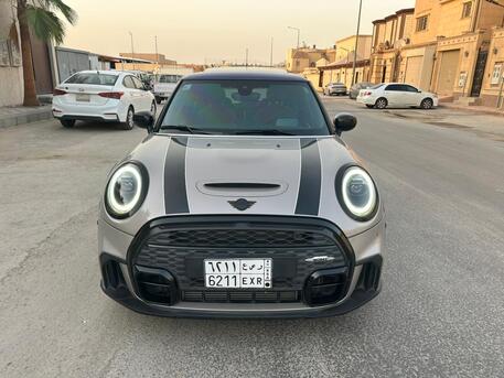SAR 135000,  Mini Cooper,  2023,  Automatic,  40000 KM,    Full Options With Sunroof N Very Reasonable Price Mini Coop 2nd Owner photo 1