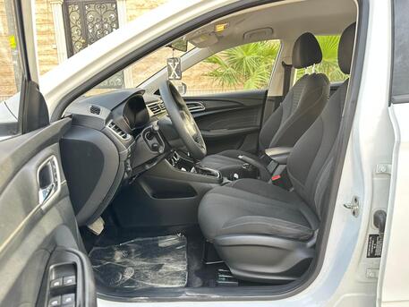 SAR 27000,  MG 5,  2023,  Automatic,  101000 KM,    Mid Options For Sales (1st Owner) photo 2
