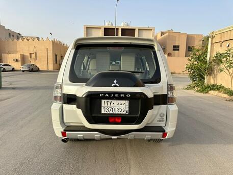 SAR 67000,  Mitsubishi Pajero GLS,  2020,  Automatic,  87000 KM,    Mid Options With 4x4 For Sales (1st Owner) photo 2