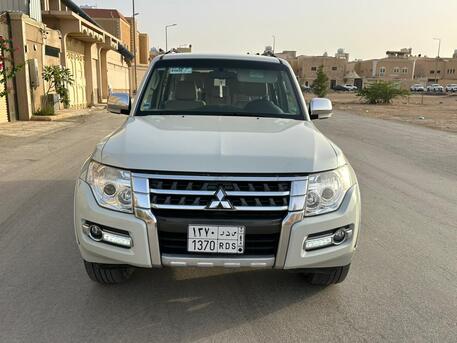 SAR 67000,  Mitsubishi Pajero GLS,  2020,  Automatic,  87000 KM,    Mid Options With 4x4 For Sales (1st Owner) photo 3