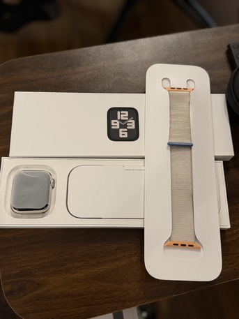 SAR 690,  Apple Watch SE Second Generation Clean 44mm photo 1
