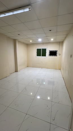 Single Rooms Are For Rent In Aqiq photo 3