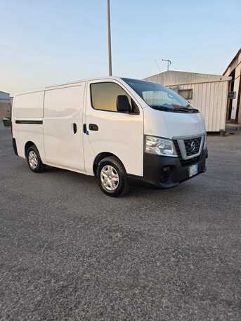 Van Nissan Urvan photo 1