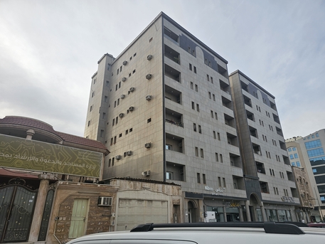 SAR 34000/year,  3 BR,  3bhk Family Unfurnished Flat photo 1