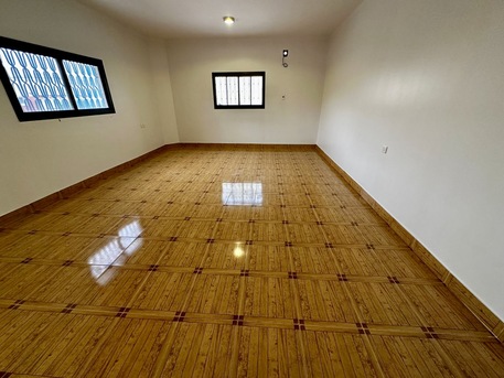 SAR 1700/month,  Executive Beds Near Tahlia Street & Bank Albilad Metro | Al Olaya Riyadh | +966 590361616 photo 3
