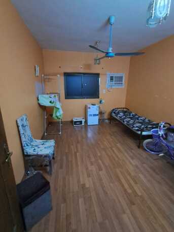 SAR 1200/month,  1 BIG ROOM IN A FAMILY FLAT FOR EXECUTIVE BACHLOR IN HARA photo 1