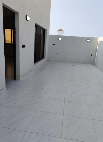 SAR 830000,  3 BR,  243 Sq. Meter,  Spacious Roof Apartment 5th Floor photo 2