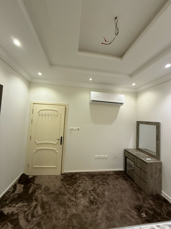 SAR 1100/month,  Furnished,  Aziziya Arbaen Near Al Rajhi Bank Signal photo 2