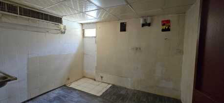 SAR 900/month,  Family Building/bachelorRoom Available Neat & Clean Separate Furnished Portion photo 2