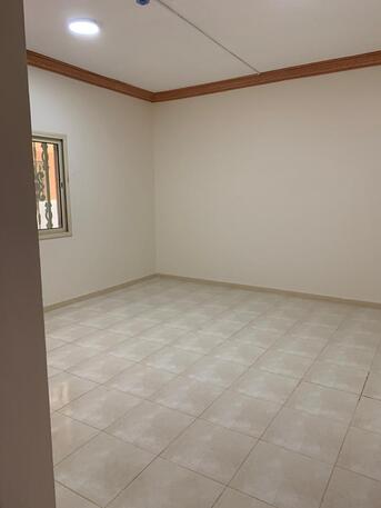 SAR 750000,  Entire Building For Rent, Suitable For Employee Or Company Worker Accommodation In Jubail photo 3