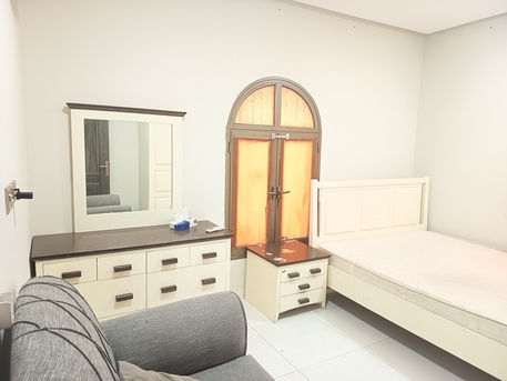 SAR 1650,  Single Seperate Rooms And Bedspace Available For Working Professionals And Bachelors Only. photo 1