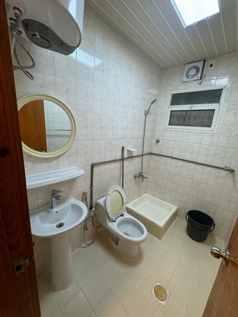 SAR 1000/month,  1 BR,  FURNISHED - STUDIO WITH WASHROOM (BACHELOR ONLY) photo 3