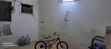 SAR 1000/month,  1 BR,  One Person Room+WashRoom For Rent In Family Flat, 1 Floor Without Kitchen photo 1