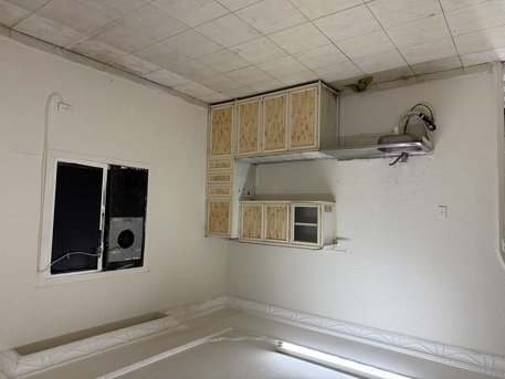 SAR 1000/month,  1 BR,  One Bed Room Sharing Room photo 3