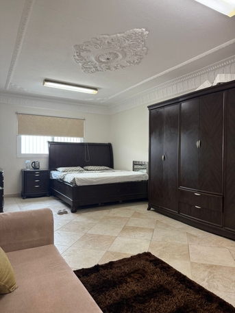 1 BR,  Furnished Room/1100 Per Month /High Speed Internet/Executive Bachelor Accomodation photo 3