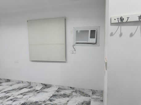 SAR 1250,  Clean Room With Attached Washroom Available For Family photo 2
