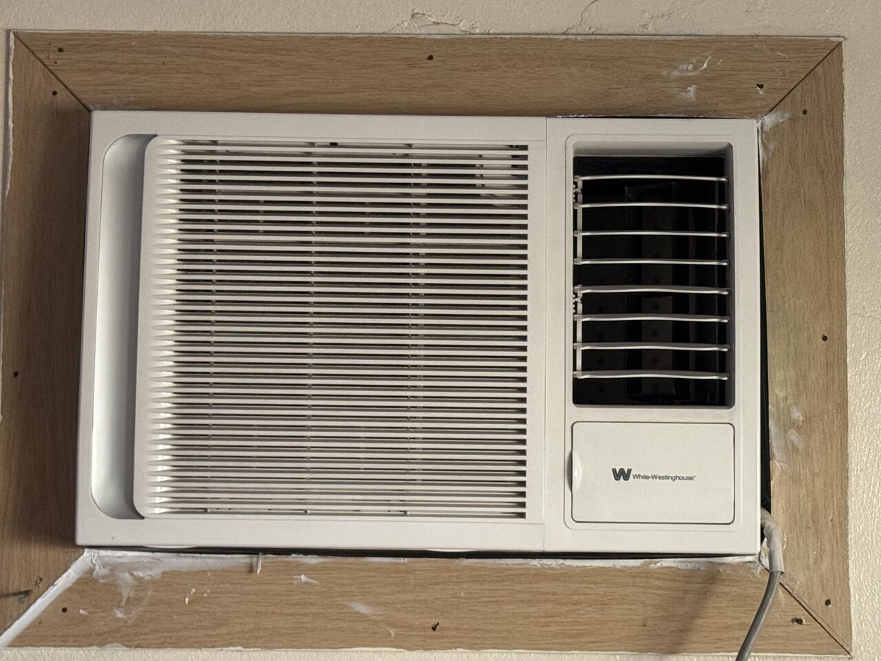 SAR 1000,  Household Item For Sale (AC And Bunk Bed)