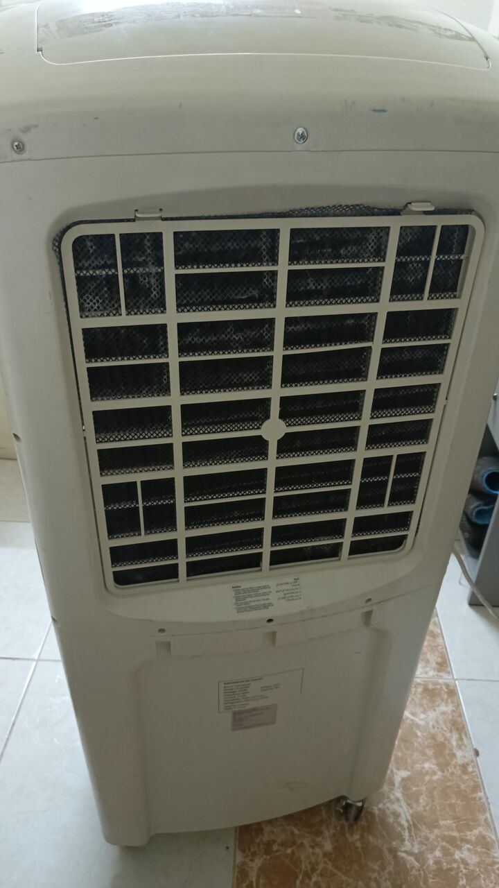 SAR 300,  Room Air Conditioner photo 3