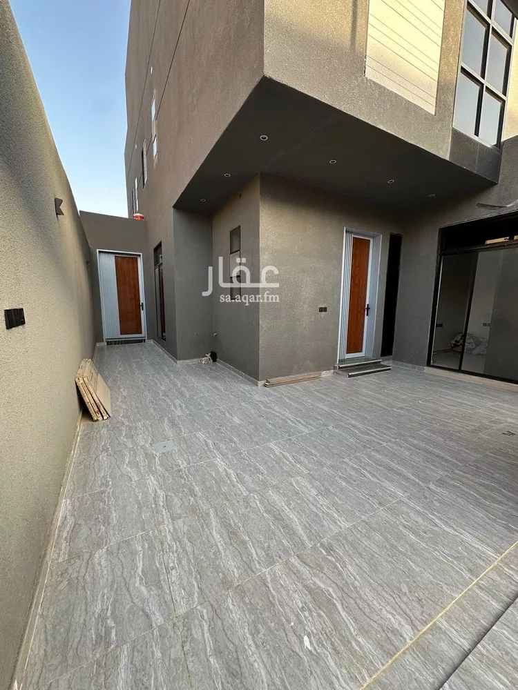 فيلا للبيع في شارع عبدالله العبسي, حي الزهرة, مدينة الرياض, منطقة الرياض photo 1