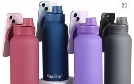 750ml Stainless Steel Water Bottle With Magnetic Lid Phone Holder photo 1