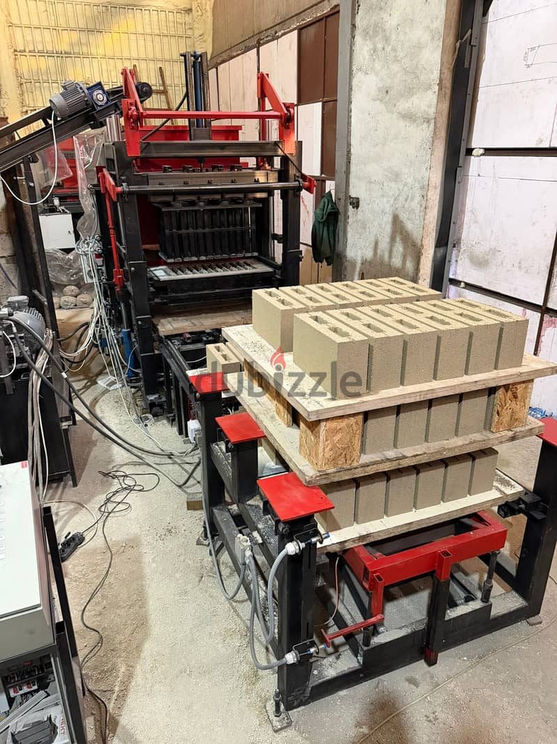 Vibropress for the production of building blocks, paving slab, borders photo 1