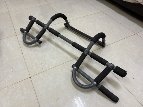 SAR 1,  Pull Up Bar ,biceps Up Curl Bar,  Etc photo 1