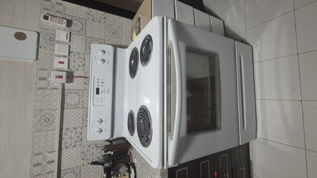 SAR 350,  Kelvinator Electric Oven/Stove photo 1