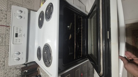 SAR 350,  Kelvinator Electric Oven/Stove photo 2