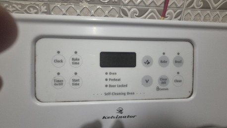 SAR 350,  Kelvinator Electric Oven/Stove photo 3