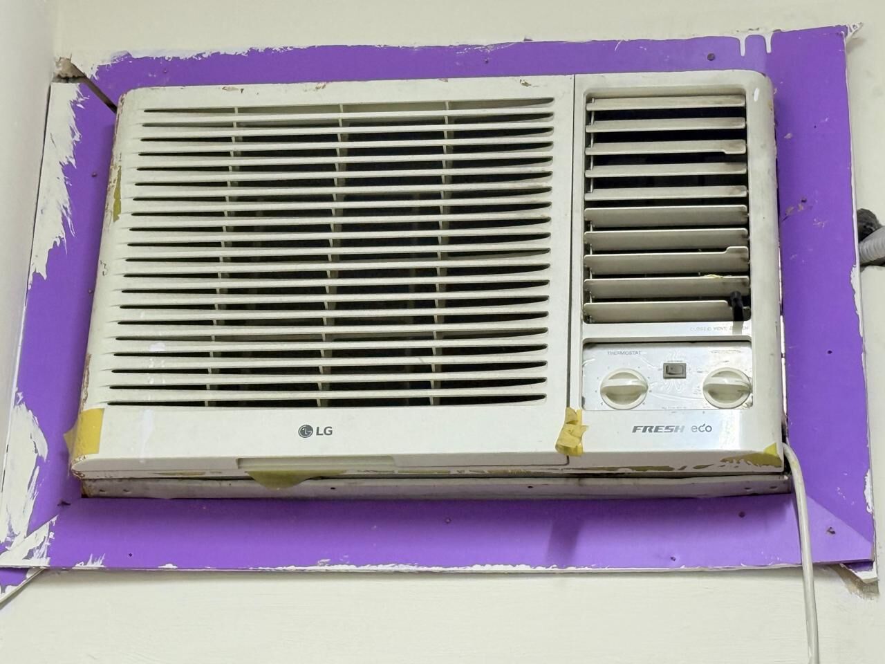 SAR 1200,  WINDOW AC - 3 Nos For Sell photo 2