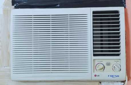 SAR 350,  Window NExchange Offer - SAR 350  Free Delivery And Install  Good Conditions Gubayrah photo 2