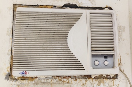 SAR 825,  Heavy Duty High Cooling Window AC For Sale In Good Condition photo 1