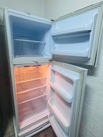 SAR 800,  Refrigerator - Basic photo 2