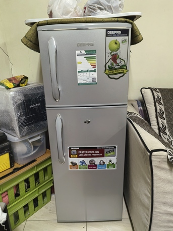 SAR 450,  Refrigerator Geepas  Almost New 132 Ltr. photo 1