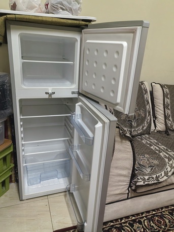 SAR 450,  Refrigerator Geepas  Almost New 132 Ltr. photo 2