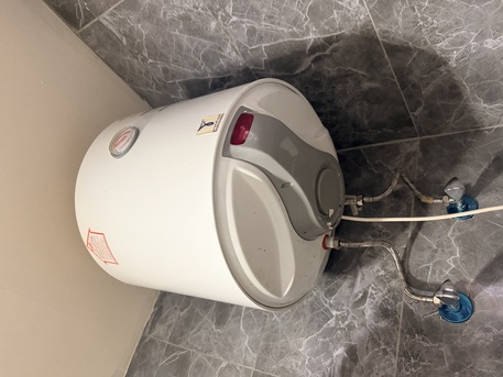 SAR 250,  Water Heater 50litre Saudi Ceramics photo 1