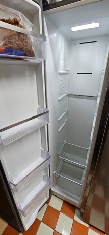 SAR 1300,  TCL Side By Side Fridge For Sale photo 3