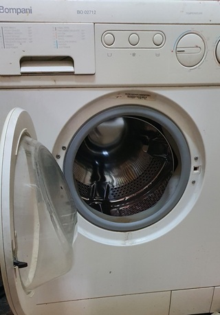 SAR 200,  Washing Machine For Sale photo 2