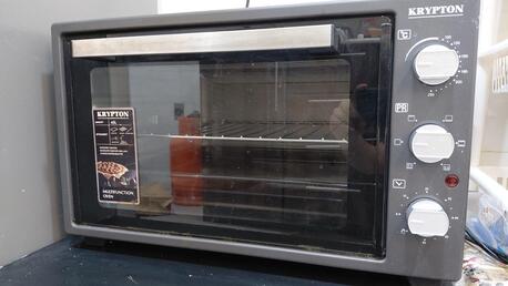SAR 175,  KRYPTON Oven 45Liters (Almost New 8 Months Used) photo 1
