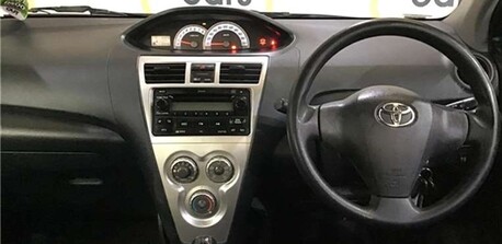 SAR 150,  Toyota Yaris Car Radio Original Toyota 2007 To  2012 Model photo 2