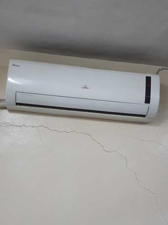 SAR 1000,  Home Queen Split AC 2 Ton For Sale photo 1