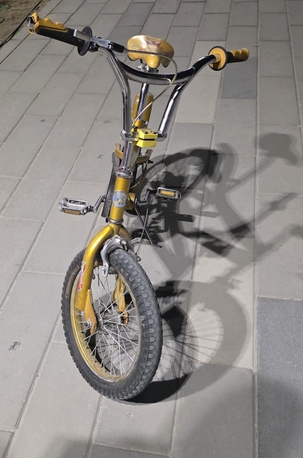 SAR 350,  Kids Bicycle For Sale Stylish Golden Colour photo 2