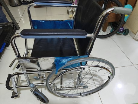 SAR 100,  Wheel Chair For Sale In Excellent Condition. photo 2