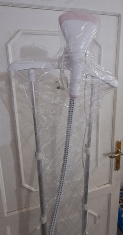 SAR 130,  Philips Vertical Steam Iron 1.4L Available For Sale. photo 3