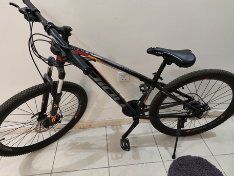 SAR 500,  Old & Used (year 2022) Bicycle (Mountain Bike 26T Multigeared) DIOU M40 photo 2