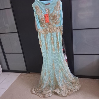 SAR 250,  Beautiful Party Wear Maxi Or Fustan For Sale In Negotiable Prices photo 3