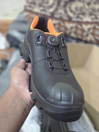 SAR 750,  Safety Shoes Uvex photo 1