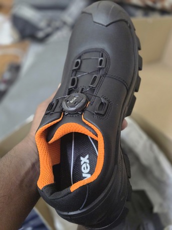 SAR 750,  Safety Shoes Uvex photo 2